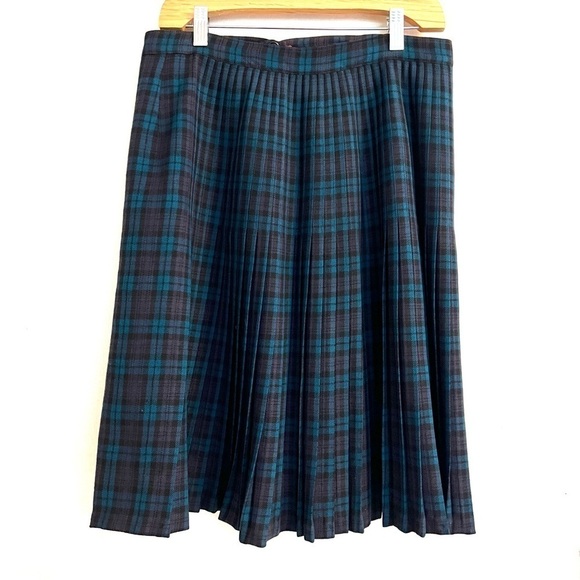 Vintage Black Watch Ladies Kilt 50s Pleated Tartan Skirt Highland  Wear Scottish - Picture 4 of 8